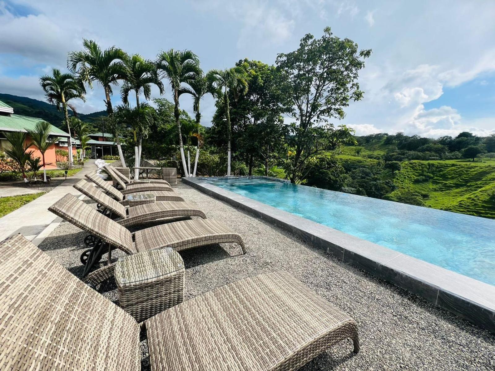 Chateau Arenal Hotel & Restaurante El Castillo Exterior photo